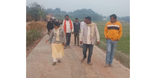 चकिया के एसडीओ ने किया निर्माणाधीन पथ का निरीक्षण