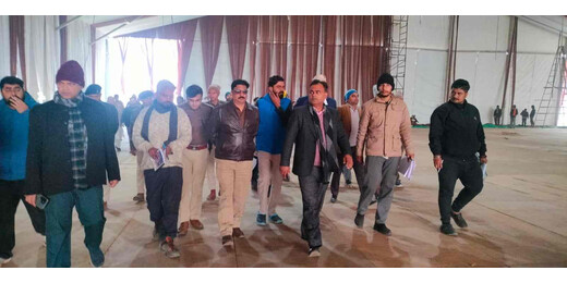 मोरारी बापू की राम कथा को लेकर प्रशासन सतर्क, डीएम ने की तैयारियों की समीक्षा