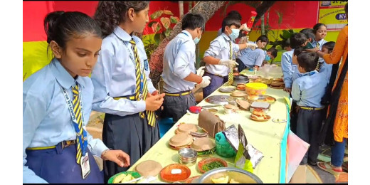 संत जोसेफ सीनियर सेकेंडरी स्कूल में धूमधाम से मनाया गया बाल दिवस