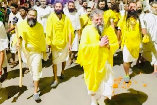 10 दिन बाद फिर शुरू हुई प्रेमानंद महाराज की पदयात्रा