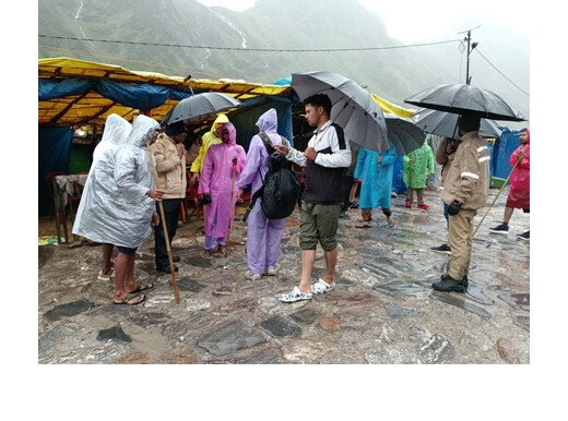 उत्तराखंड में भारी बारिश का रेड अलर्ट : केदारनाथ यात्रा स्थगित, नौ जनपदों में स्कूल बंद