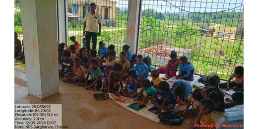 महाजनमा गांव में प्रशासन की पहल, दो शिक्षकों के साथ अस्थायी स्कूल का संचालन शुरू