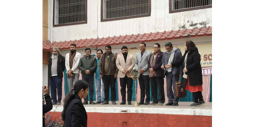 जब किताबों से आगे बढ़ा ज्ञान, छात्राओं ने विज्ञान–गणित प्रदर्शनी में दिखाया हुनर