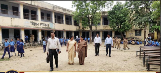 बिहार के सरकारी स्कूलों में शिक्षकों के पहनावे पर सख्ती, जींस-टीशर्ट पहनने पर रोक