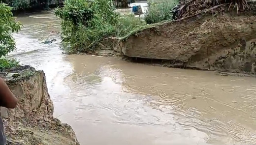 मुरारपुर में गंडक नहर का तटबंध टूटा, कई गांव हुए जलमग्न
