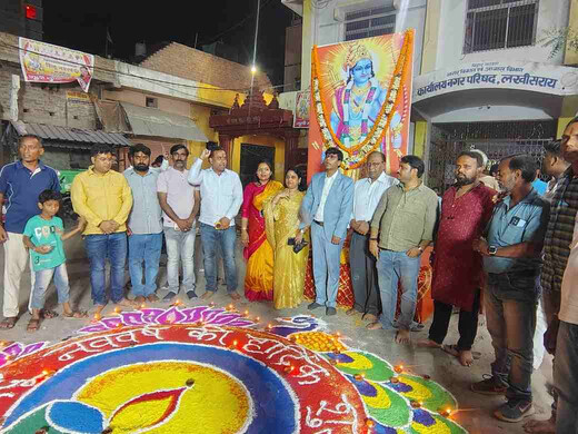 हिंदू नव वर्ष पर लखीसराय में आस्था का सैलाब, दीपों से जगमगाया मंदिर परिसर