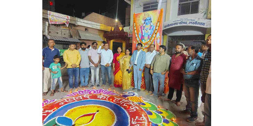 हिंदू नव वर्ष पर लखीसराय में आस्था का सैलाब, दीपों से जगमगाया मंदिर परिसर