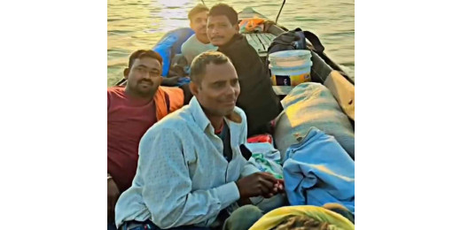बिहार के युवाओं ने निकाला अनोखा तरीका, 550 किमी की दूरी महज 4 घंटे में तय कर पहुंचे महाकुंभ