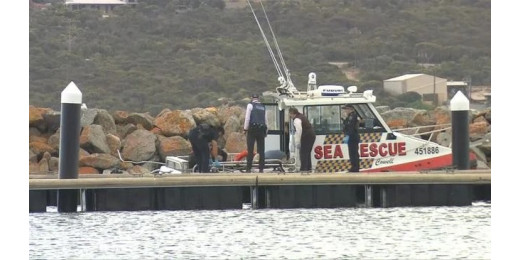 ऑस्ट्रेलिया में मछली पकड़ने वाली नाव के पलटने से तीन की मौत