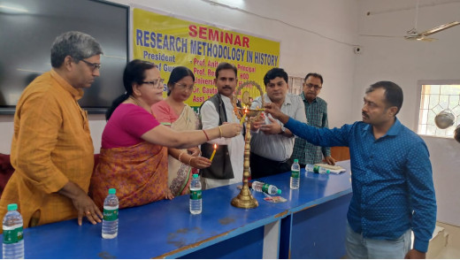 रिसर्च मेथोडोलॉजी इन हिस्ट्री पर सेमिनार, गौतम चंद्रा ने इतिहास शोध पद्धति में आए बदलावों पर किया प्रकाश
