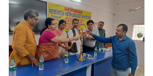 रिसर्च मेथोडोलॉजी इन हिस्ट्री पर सेमिनार, गौतम चंद्रा ने इतिहास शोध पद्धति में आए बदलावों पर किया प्रकाश