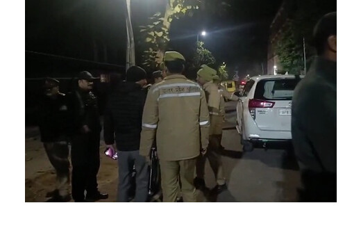 अलीगढ़ मुस्लिम यूनिवर्सिटी में टीचर की गोली मारकर हत्या, जांच में जुटी पुलिस