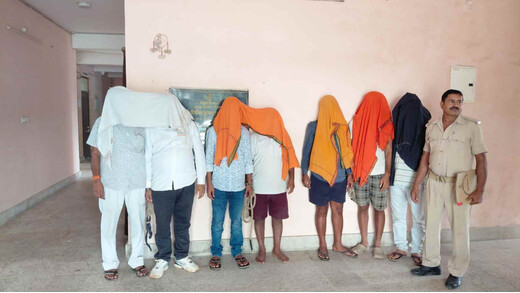 लखीसराय में मद्य निषेध विभाग की छापेमारी, सात शराबी गिरफ्तार 