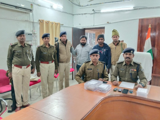 केसरिया में दस-दस हजार के दो इनामी अपराधी चरस के साथ गिरफ्तार