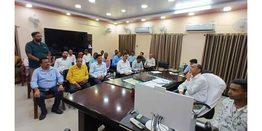 सड़क निर्माण से लेकर टैक्स वसूली तक की समीक्षा, लखीसराय डीएम ने लंबित कार्यों पर दिए निर्देश