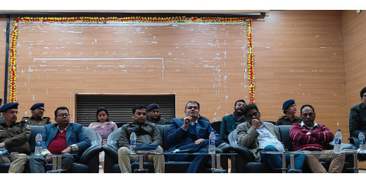 जिलाधिकारी ने मुख्यमंत्री के आगमन पर अधिकारीयों को दिया अलर्ट मोड में रहने का आदेश