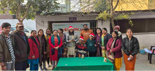 वृद्धजनों संग संस्था ने बांटी क्रिसमस की खुशियाँ, स्वास्थ्य जांच व उपचार की सौगात