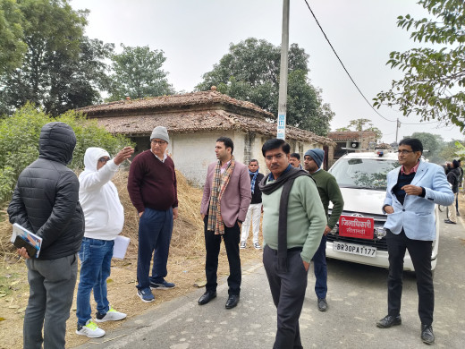 जिलाधिकारी ने सीतामढ़ी शिवहर नई रेल लाइन के पथ रेखांकन का किया निरीक्षण