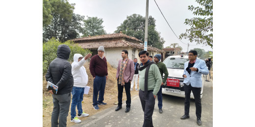जिलाधिकारी ने सीतामढ़ी शिवहर नई रेल लाइन के पथ रेखांकन का किया निरीक्षण