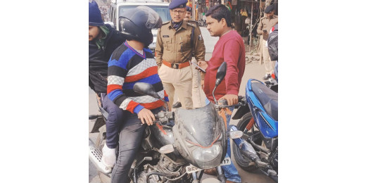 ट्रिपल राइडिंग के खिलाफ 10 बाइक सवारों से वसूला गया 30,500 रुपये जुर्माना