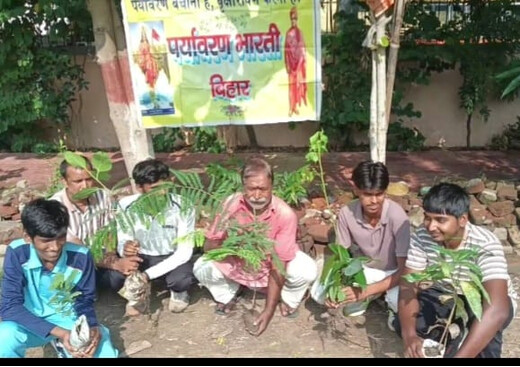 महिला समानता दिवस पर पर्यावरण भारती ने लगाए पौधे, 5 लाख पेड़ लगाने का लक्ष्य