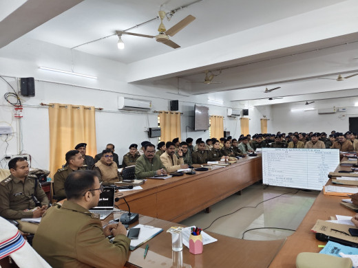 मोतिहारी पुलिस ने मासिक अपराध गोष्ठी में अपराध नियंत्रण हेतु दिए निर्देश 