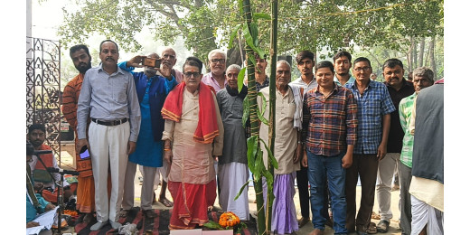 श्री श्री 1008 विष्णु महायज्ञ को लेकर खैरा गांव में ध्वज स्थापित
