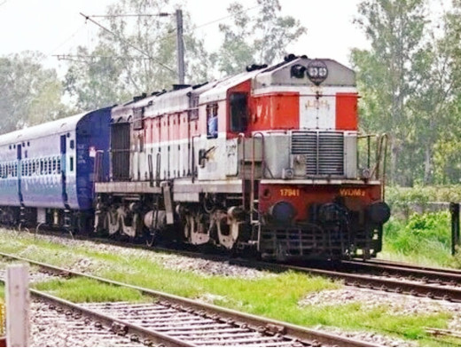 आर्थिक रूप से कमजोर वर्गों के लिए 12,000 सामान्य कोच, महाकुंभ के लिए 13,000 विशेष ट्रेनें 