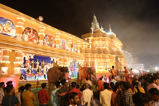 हाथियों-घोड़ों और झांकियों से सजी शोभायात्रा में रामभक्ति की अनूठी झलक, हजारों श्रद्धालु हुए शामिल