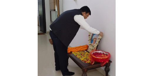 उपायुक्त वरुण रंजन ने भगवान बिरसा मुंडा की जयंती पर श्रद्धांजलि अर्पित की