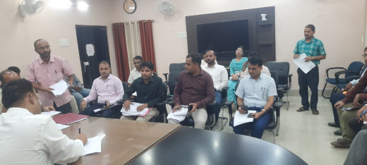 बाढ़ग्रस्त क्षेत्रों में राहत कार्य चलाने का जिलाधिकारी ने दिए निर्देश 