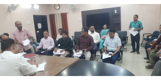 बाढ़ग्रस्त क्षेत्रों में राहत कार्य चलाने का जिलाधिकारी ने दिए निर्देश