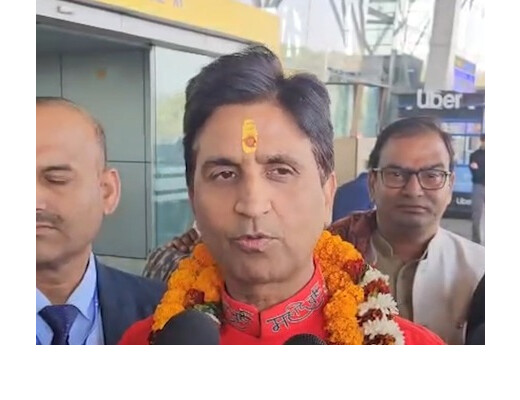 बांग्लादेश में हिंदुओं पर हिंसा पर चिंता, कुमार विश्वास ने वैश्विक चुप्पी पर उठाए सवाल