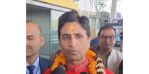 बांग्लादेश में हिंदुओं पर हिंसा पर चिंता, कुमार विश्वास ने वैश्विक चुप्पी पर उठाए सवाल