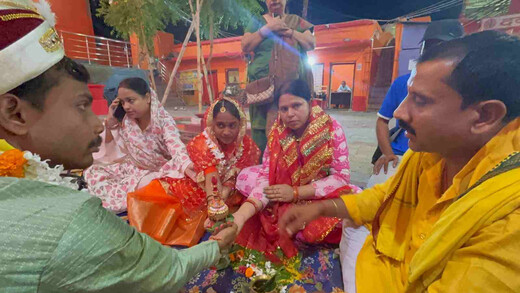 संगठन की मदद से प्रेमी जोड़े को मिला नया जीवन, विवाह के बंधन में बंधे