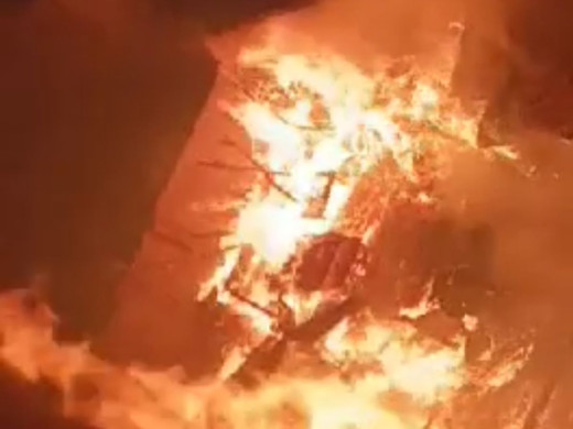 रांची : आरओ सेंटर में लगी आग, लाखों का सामान जलकर राख