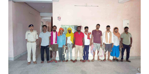 मद्य निषेध विभाग की छापेमारी में 10 गिरफ्तार, अवैध शराब भी बरामद