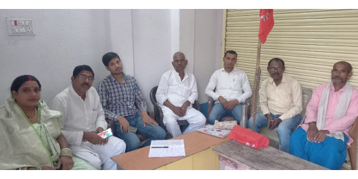 भाकपा शाखा की बैठक में पौधारोपण और विकास कार्यों का निर्णय