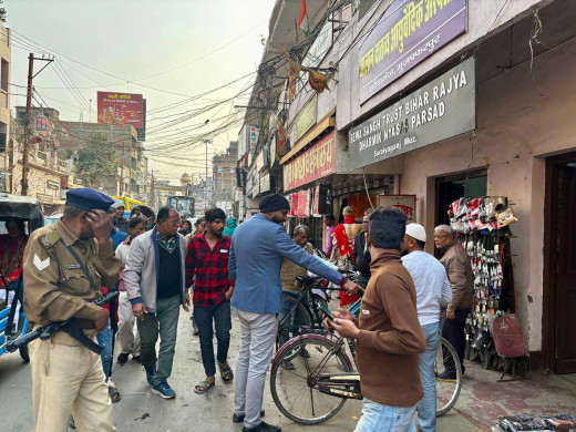 अतिक्रमणकारियों से निगम ने वसूला जुर्माना
