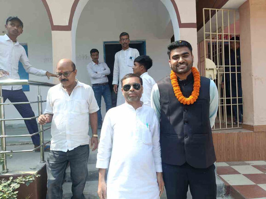 UPSC में सफलता पर डॉ. वसीमुर रहमान का भव्य सम्मान, छात्रों को दिया सफलता का मंत्र