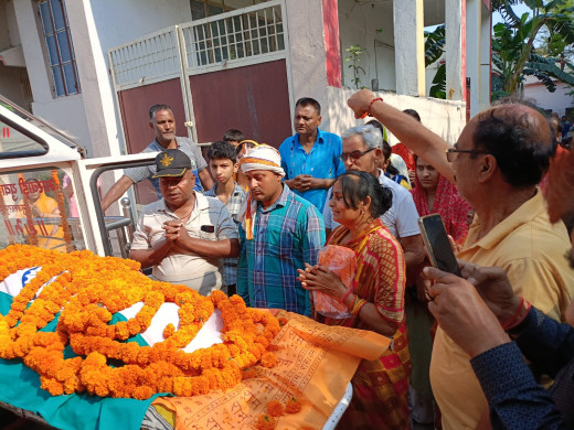 पूर्व सैनिक अखिलेश कुमार का निधन, राजकीय सम्मान के साथ दी गई अंतिम विदाई