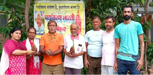 हरितालिका तीज और हिन्दी दिवस पर पर्यावरण भारती ने किया पौधारोपण, प्रकृति संरक्षण का दिया संदेश