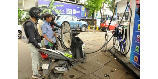 पेट्रोल-डीजल को जीएसटी के दायरे में लाना फिलहाल संभव नहीं : संजय अग्रवाल