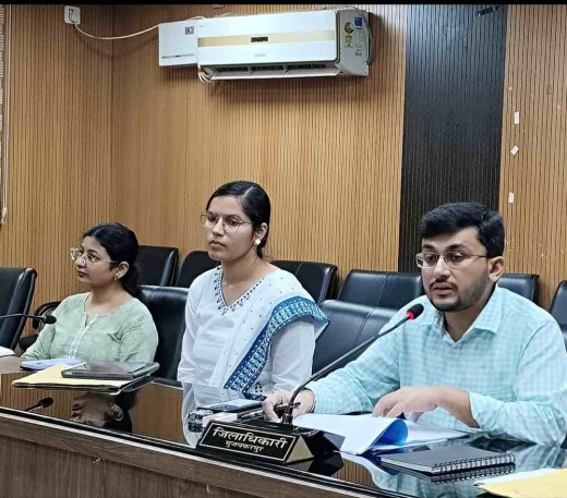 जिलाधिकारी ने राशन वितरण और अन्य योजनाओं के शत प्रतिशत क्रियान्वयन के दिए सख्त निर्देश