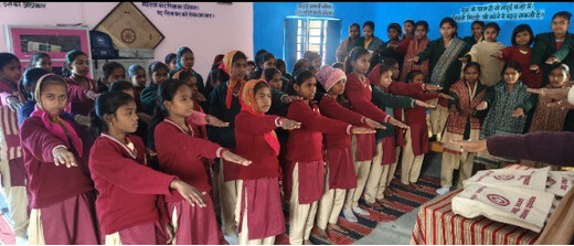 कस्तूरबा गांधी बालिका विद्यालय में बाल विवाह के खिलाफ छात्राओं ने ली शपथ