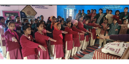 कस्तूरबा गांधी बालिका विद्यालय में बाल विवाह के खिलाफ छात्राओं ने ली शपथ