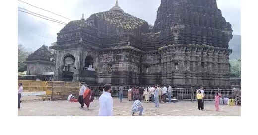 त्र्यंबकेश्वर मंदिर में पितृपक्ष पर नारायण नागबली पूजा, श्रद्धालुओं का उमड़ा सैलाब