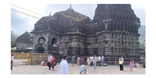 त्र्यंबकेश्वर मंदिर में पितृपक्ष पर नारायण नागबली पूजा, श्रद्धालुओं का उमड़ा सैलाब