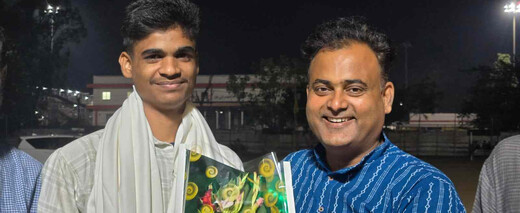 मैट्रिक परीक्षा में निरंजन कुमार ने लहराया परचम, राज्य में सातवां और जिले में पहला स्थान