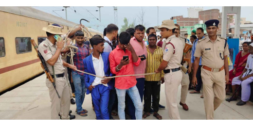 रेल मजिस्ट्रेट द्वारा चलाया गया टिकट चेकिंग अभियान
